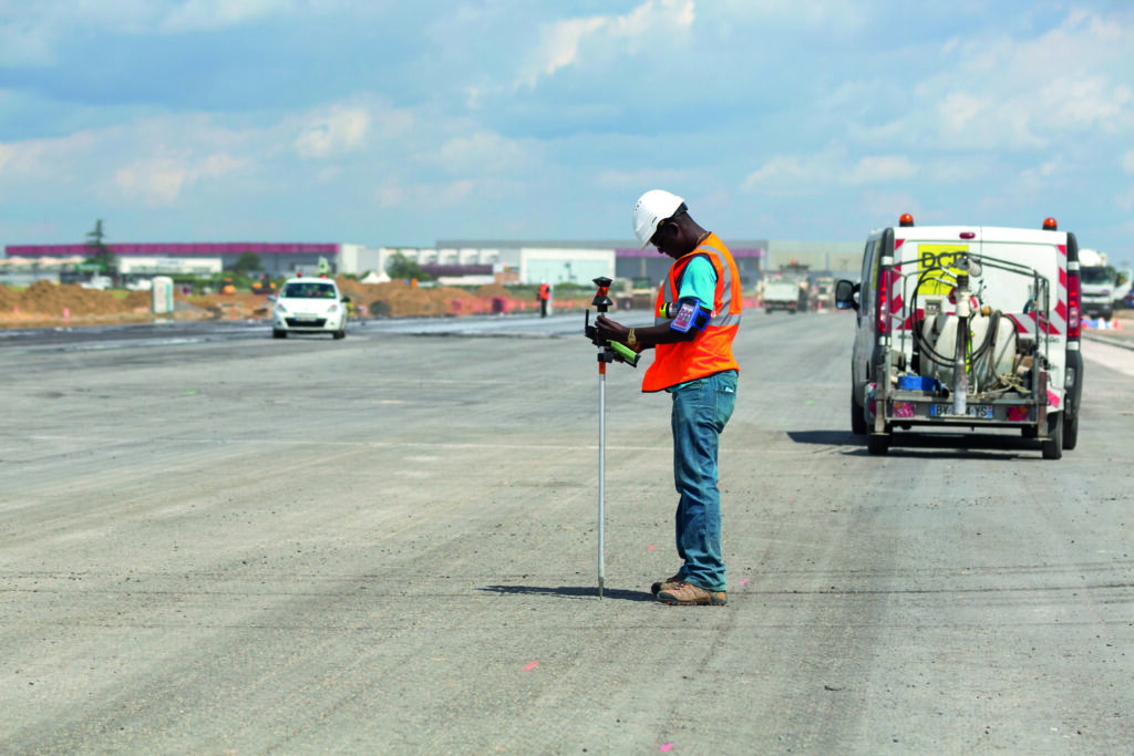 Orly - Chantier Piste 4 -GEOFIT IDF GEOFIT intervient sur le chantier de la piste 4 de l'aéroport d'Orly