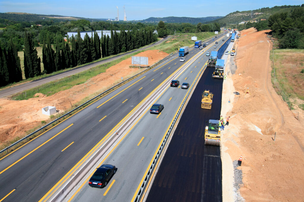 Travaux de l'A8 GEOFIT Nîmes Intervention des géomètres de GEOFIT sur le chantier de l'A8