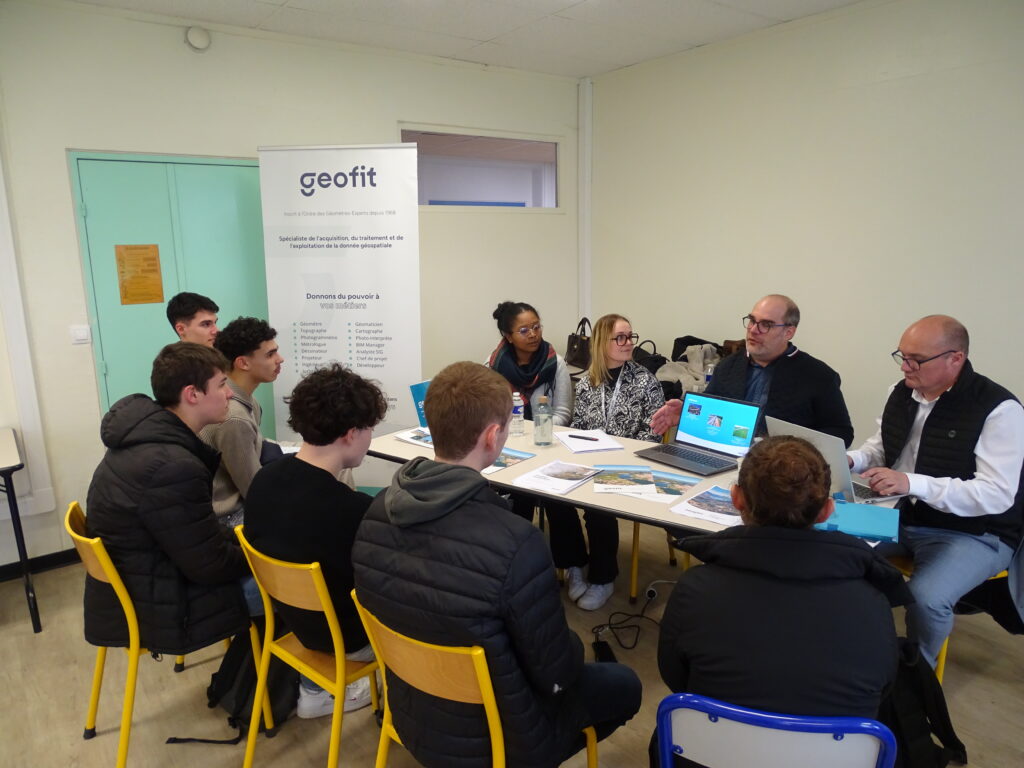 GEOFIT Brive, présence RH Présence de GEOFIT Brive la Gaillarde au forum de l'IUT de la Rochelle