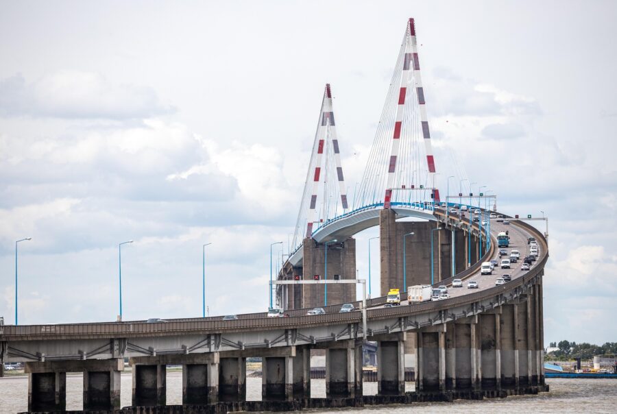 Maintenance nocturne du pont de Saint-Nazaire