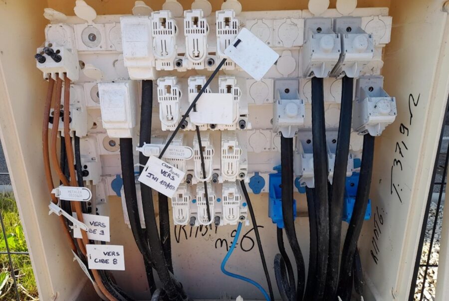 GEOFIT accompagne ENEDIS dans la fiabilisation de ses référentiels cartographiques et plus spécifiquement depuis 5 ans sur ses 23 millions de branchements électriques. Le