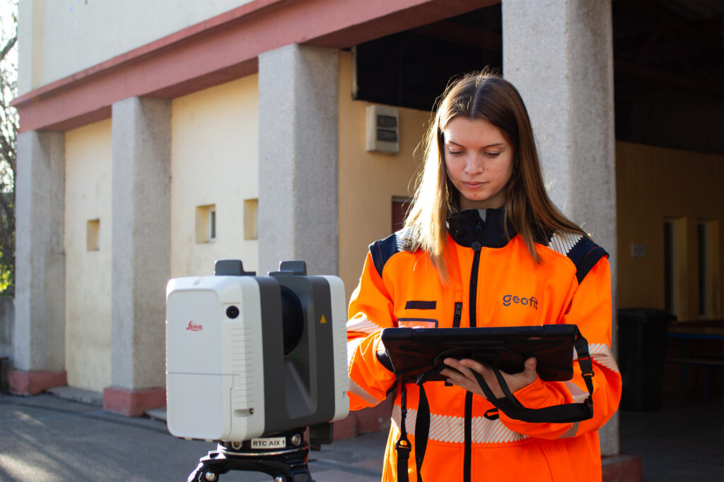 Service Topographie GEOFIT Aix-en-Provence Service Topographie GEOFIT Aix-en-Provence - Modélisation 3D d'une école